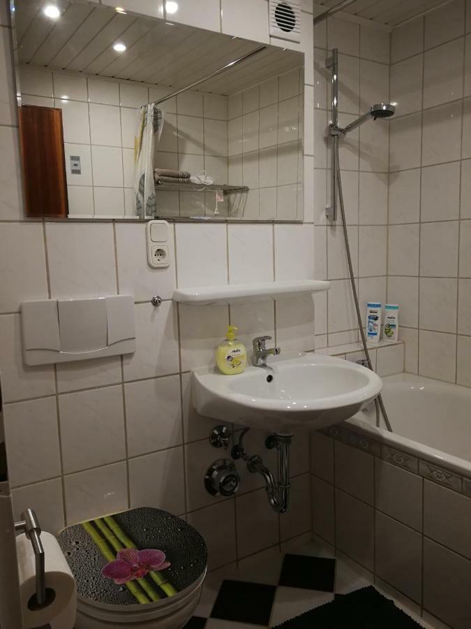 נירנברג Ruhiges Apt. Direkt Am Naherholungsgebiet Mit Seeblick, Zentrum 5Min, Messe 18Min מראה חיצוני תמונה